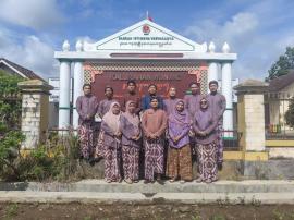 Kamis Pon, Pamong Kenakan Busana Gagrak Yogyakarta